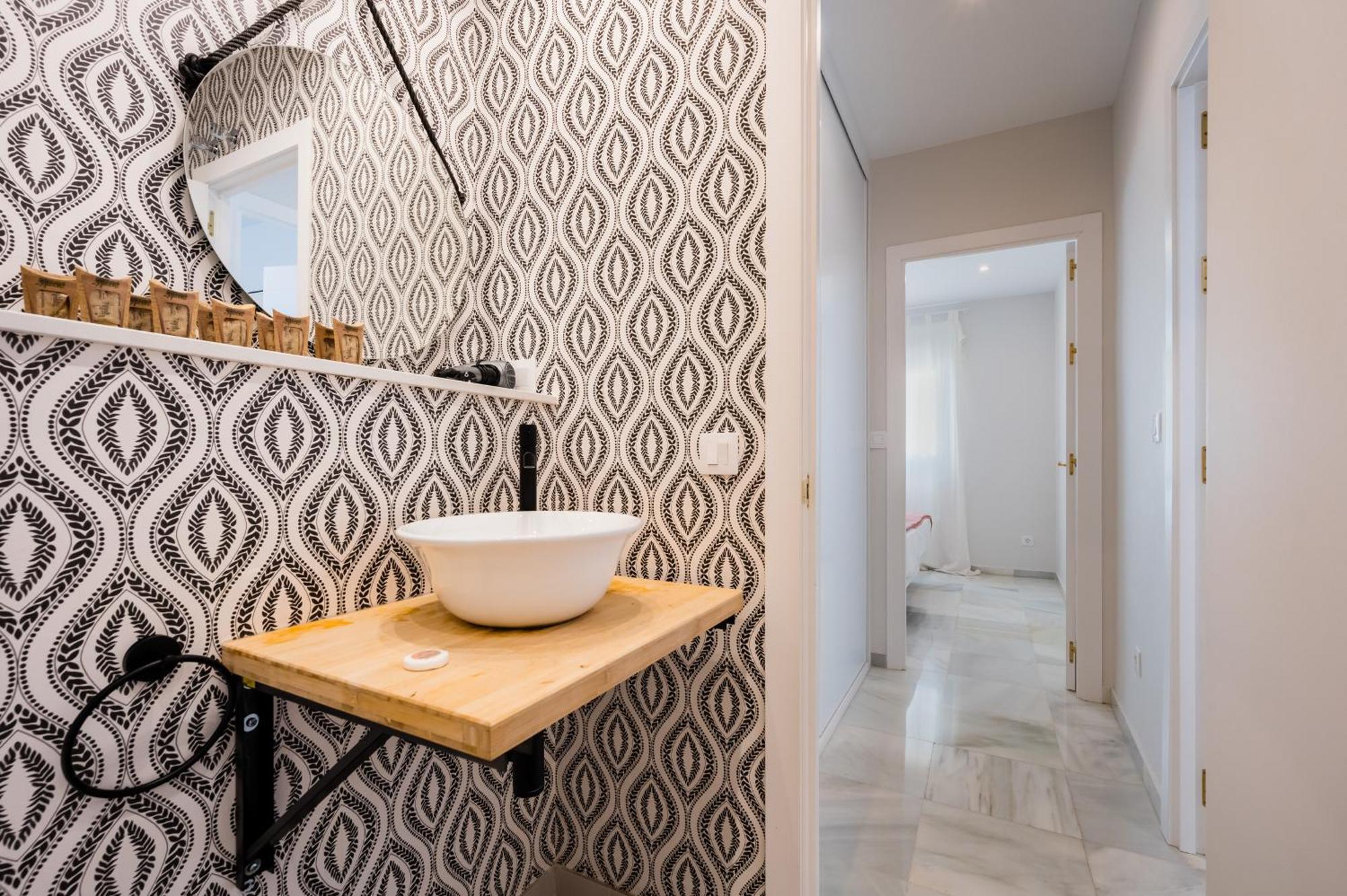 Reformed And Comfy- 2bd 2bth- Arenal * Seville